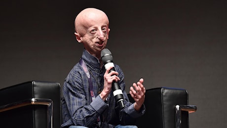 Cos’è la progeria di Hutchinson-Gilford, la malattia da cui era affetto Sammy Basso