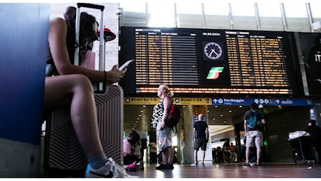 Napoli, sciopero Fs di 24 ore: stop ai treni della Linea 2