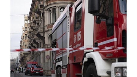 Roma, crolla una casa a Fiumicino: 62enne estratta viva dalle macerie