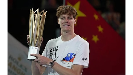 Jannik Sinner: il tennista italiano batte Djokovic in due set, il Masters di Shangai è suo