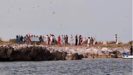 Isola delle Femmine, festa illegale sull’isolotto riserva naturale: blitz di finanza e guardia costiera, identificati i 200 partecipanti