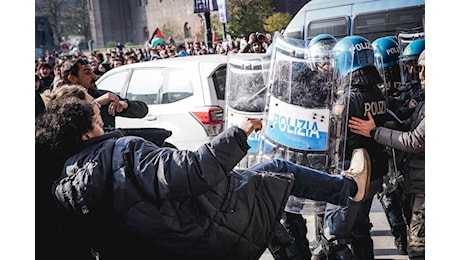 Corteo Torino, Coisp: paladini libertà attentano alla vita dei Poliziotti