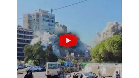 Beirut: crolla un palazzo in diretta dopo l'attacco israeliano, il Video Sky