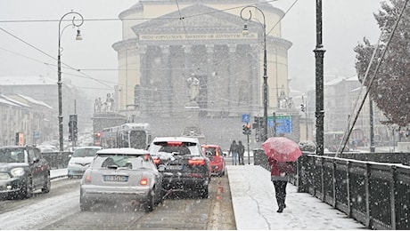 Meteo, neve in arrivo in pianura: a rischio Torino e Milano