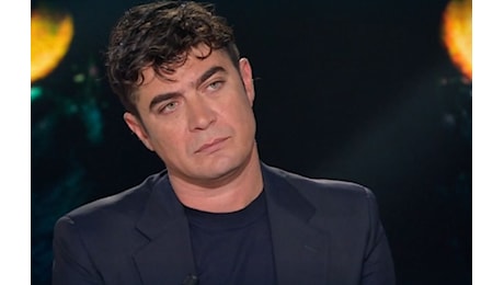 Riccardo Scamarcio a Belve: Ho fatto quattro anni di scuola in uno, so che non è educativo però può succedere