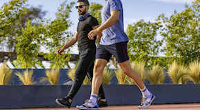 Bruciare più calorie camminando, ecco 3 modi per massimizzare gli effetti della tua passeggiata