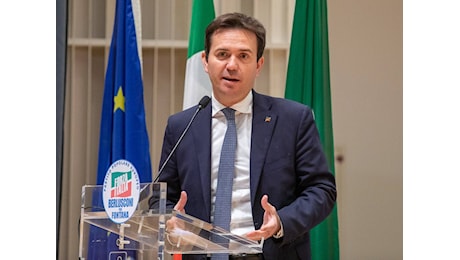 Prelievo sugli extraprofitti, Forza Italia ribadisce l'altolà