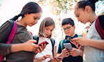 Stop all’uso dei cellulari a scuola: i risultati di un esperimento in America