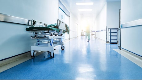 Abusi sessuali in ospedale a Piacenza, l'Ausl rescinde il contratto di lavoro con il primario arrestato