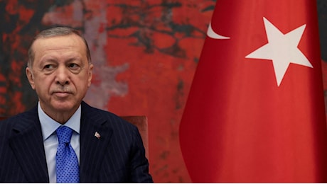 Erdogan contro la cerimonia d’apertura delle Olimpiadi: “Offeso il mondo cristiano e musulmano. Sentirò il Papa”