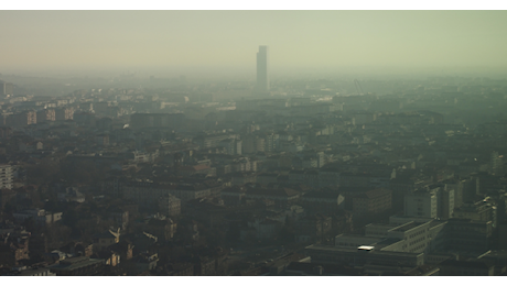 Allarme smog a Torino: scatta il semaforo arancione e arrivano i blocchi al traffico