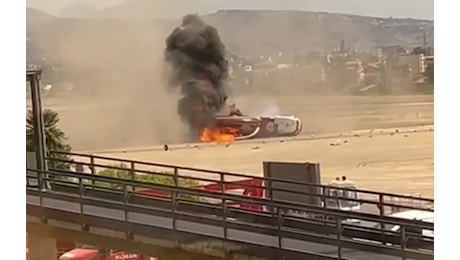 Elicottero dei Vigili del Fuoco si schianta all’Aeroporto di Reggio Calabria: salvi i piloti | LIVE