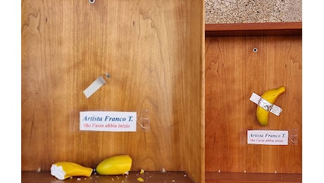 Chi ha rotto la banana dell’artista algherese Franco T. (Catelan) in via Eleonora d’Arborea?