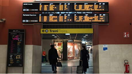 Primo sciopero del 2025: il 10 gennaio treni e mezzi pubblici a rischio tilt