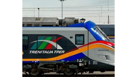Persona investita sui binari: treni in tilt sulla linea Bologna - Ancona