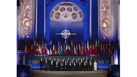 L'adesione irreversibile di Kiev, gli aiuti e l'avviso alla Cina: la Nato trova l'accordo