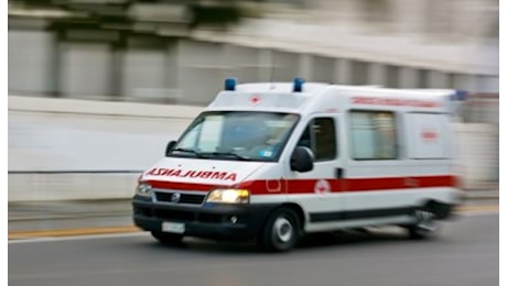 Incidente nel Mantovano: morta una 15enne travolta da un’auto