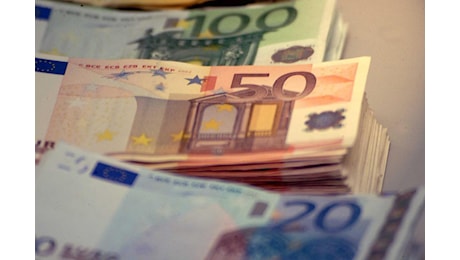 Bonus Natale 100 euro, chi può fare domanda e come