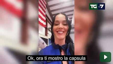 Katy Perry: 'Canterò nello spazio'. Il video del tour nella navicella New Shepard prima del lancio di Blue Origin
