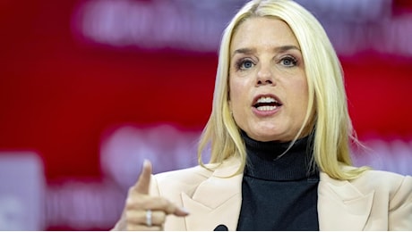 Pam Bondi: chi è la futura ministra della Giustizia scelta da Trump