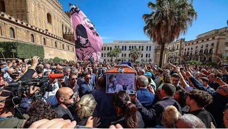 Addio a Schillaci, l’abbraccio della sua città: “Ciao Totò, figlio di Palermo, ci hai reso orgogliosi»