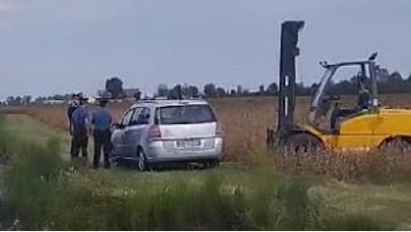 Ferrara, a 44 anni muore schiacciato dalla sua auto: «Stava usando il cric per controllarla»