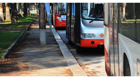 Sciopero dei trasporti in tutta Italia: servizio ridotto anche nelle fasce protette. Orari e linee coinvolte a Milano, Roma, Napoli e Firenze