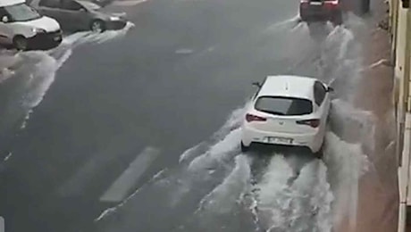 Maltempo in Sicilia, allagamenti lungo l’autostrada A18 Messina-Catania: la situazione