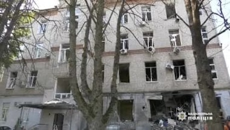 Ucraina, almeno 9 morti in doppio attacco all'ospedale di Sumy