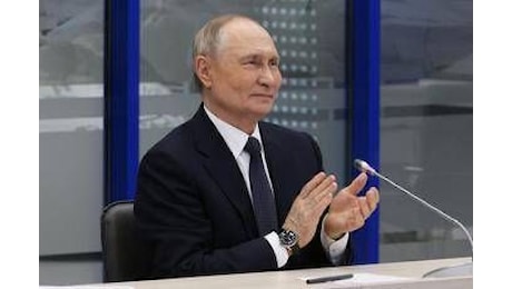 Putin, vertice con l’inviato di Trump. Zelensky: “Russia non vuole pace”