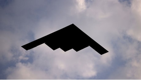 B-2, colpito. Strike Usa sugli Houthi, pirati del Mar Rosso: un messaggio all'Iran