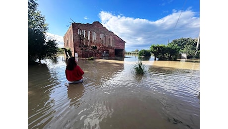 Valdelsa colpita dal maltempo, circa 80 le persone evacuate. A Castelfiorentino si abbassa l'Elsa