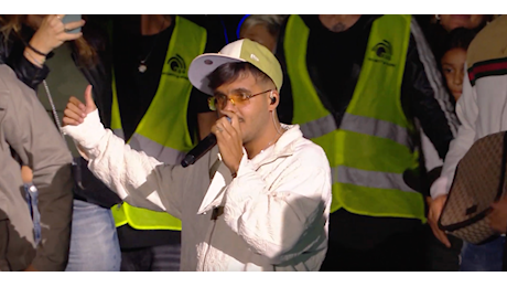 Geolier e il monologo al Red Bull 64 Bars Live: “Gli amici rapper volevano venire per farsi la foto iconica a Scampia. Nessuno di noi può sfruttarne l’immagine