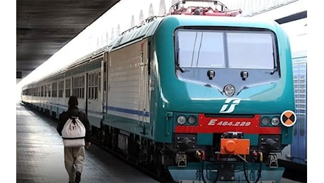 Disagi per vacanzieri e pendolari per il blocco treni verso il Cilento: si muove anche il Codacons
