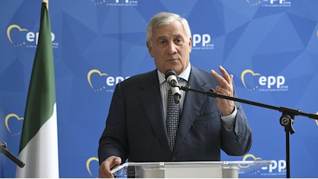 Tajani, 'combattimenti in corso, italiani via dal Libano'