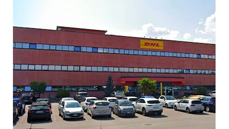 Precipita da 10 metri dal tetto del polo logistico Dhl: muore 54enne di Medolago