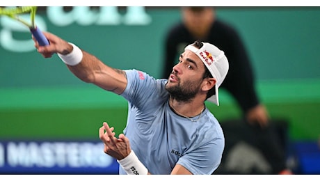 Matteo Berrettini alza l'intensità e vince il derby con Luciano Darderi: 6-4 6-3