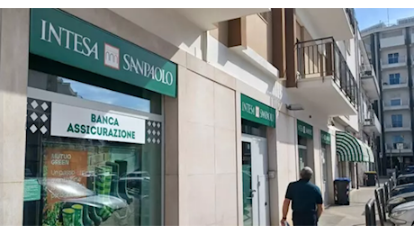 Bari, accessi abusivi bancari: indagata Intesa Sanpaolo