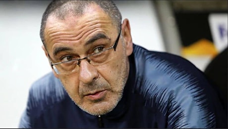 Sarri: “Higuain voleva andare via, ci misi 5 minuti per convincerlo a restare. Sorpreso dal silenzio di ADL, ammiro Conte e la capacità di far investire i suoi club”