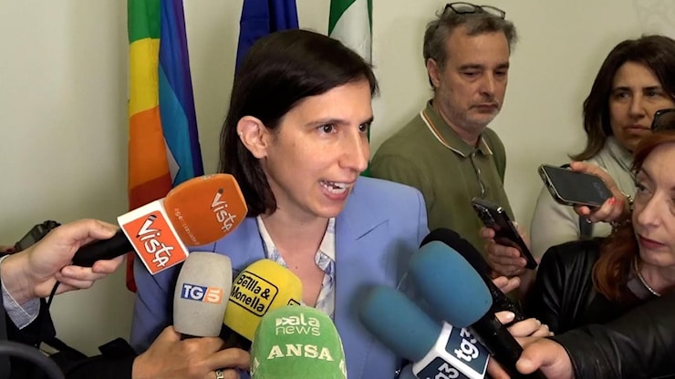 Schlein: “Indegno che La Russa incoraggi l’astensione ai referendum”. La replica: “Posizione lecita” - la Repubblica Schlein: “Indegno che La Russa incoraggi l’astensione ai referendum”. La replica: “Posizione lecita” - la Repubblica