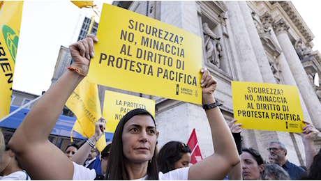 Presidi in tutta Italia contro il ddl Sicurezza: “L’attivismo non è reato”. Conte e Schlein sfilano divisi