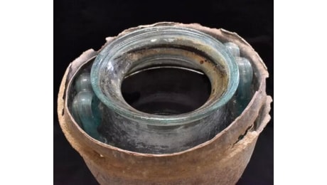 Trovato il vino più antico, è ancora liquido dopo 2.000 anni Conservato in un'urna con le ceneri di un antico romano