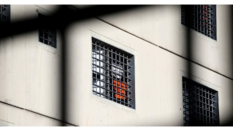 Rivolta dei detenuti nel carcere di Piacenza: agenti in tenuta antisommossa