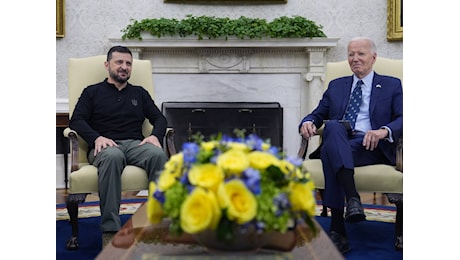 Biden dà a Zelensky le bombe degli F16