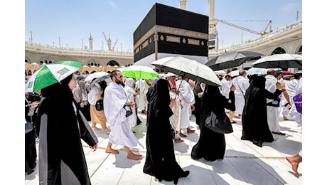 Strage di pellegrini alla Mecca, 1300 morti per caldo e business illegale