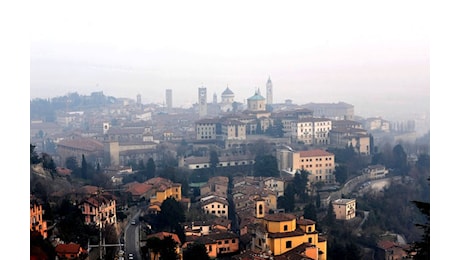 Pessima qualità dell'aria a Bergamo, scattano le limitazioni al traffico (e non solo)