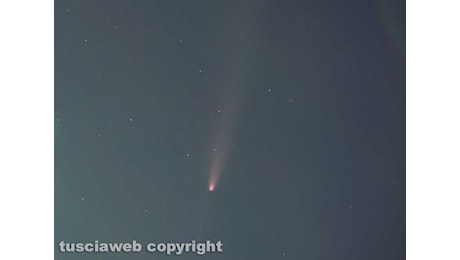 La cometa Tsuchinshan sopra i cieli di Viterbo