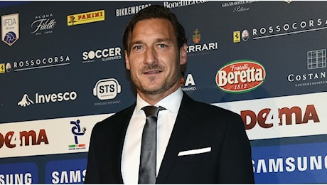 Totti DICE la sua: «Maldini era diventato INGOMBRANTE. Ecco chi ha fatto il MERCATO migliore»