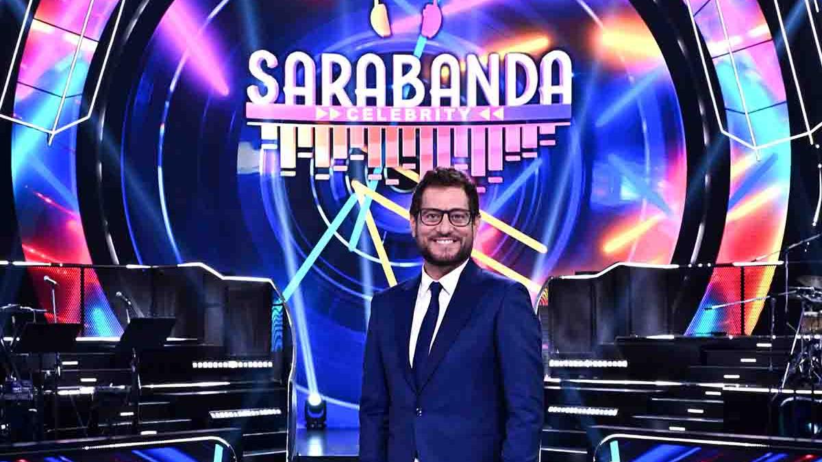 Sarabanda Celebrity: Enrico Papi Riaccende la Magia del Culto Game Show su Italia 1!