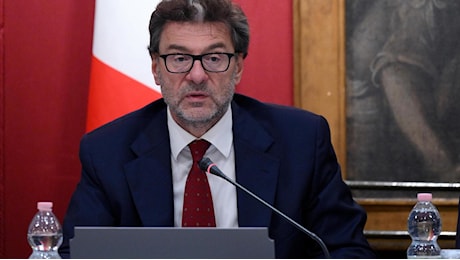 Manovra, Giorgetti ammette: “La crescita del Pil dell’1% nel 2024 è difficile”. E spunta la revisione del catasto